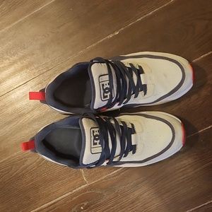 DC E Tribeka SE shoes